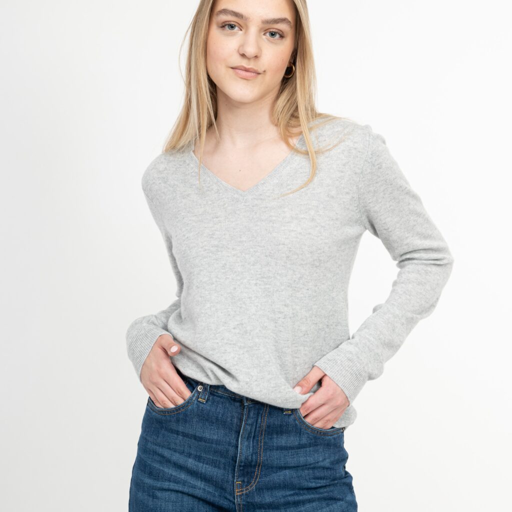 Basic V- Ausschnitt Pullover in grey melange